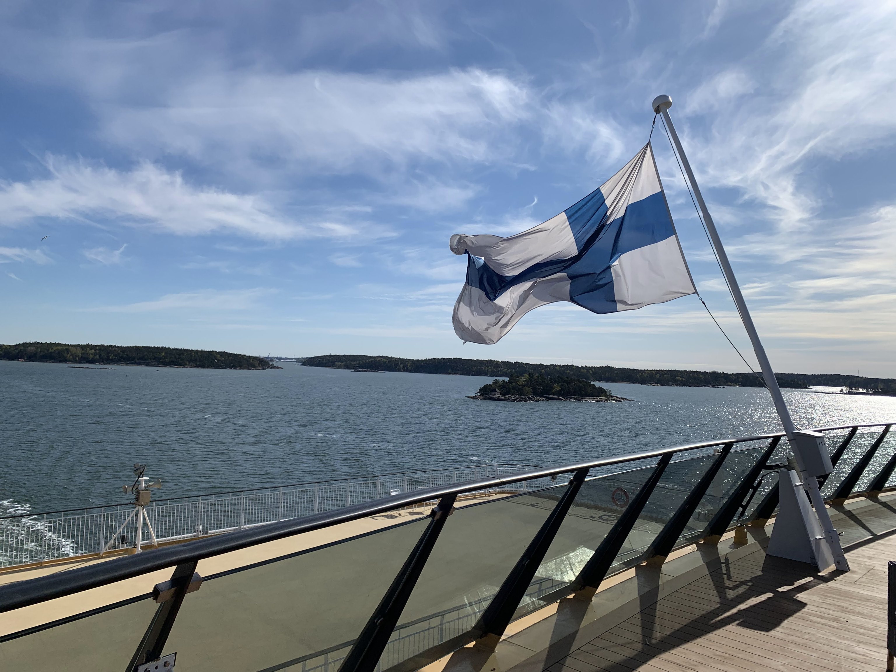 El archipiélago finlandés desde la popa del barco.