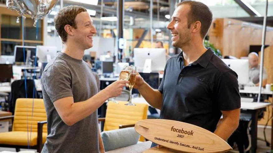 Javier Olivn y Mark Zuckerberg.