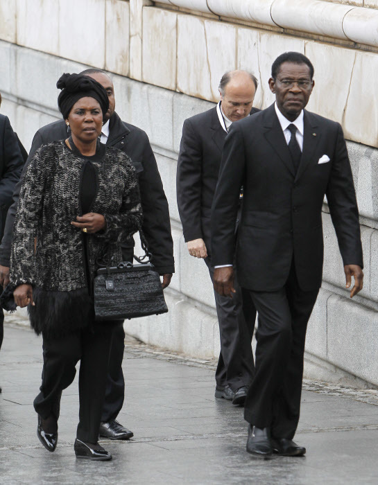 Teodoro Obiang junto a una de sus esposas en Madrid en 2014