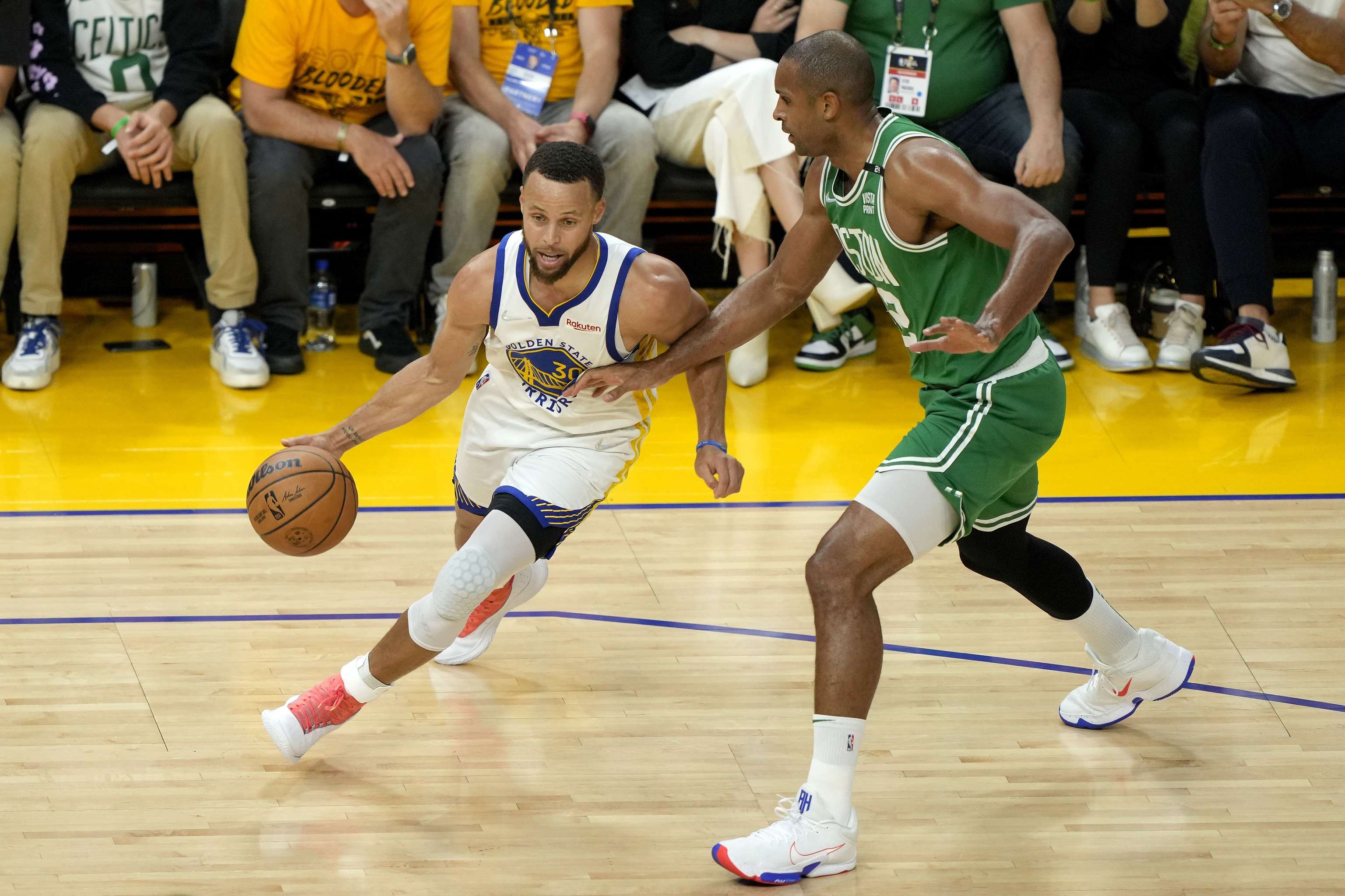 Stephen Curry in the second quarter game.