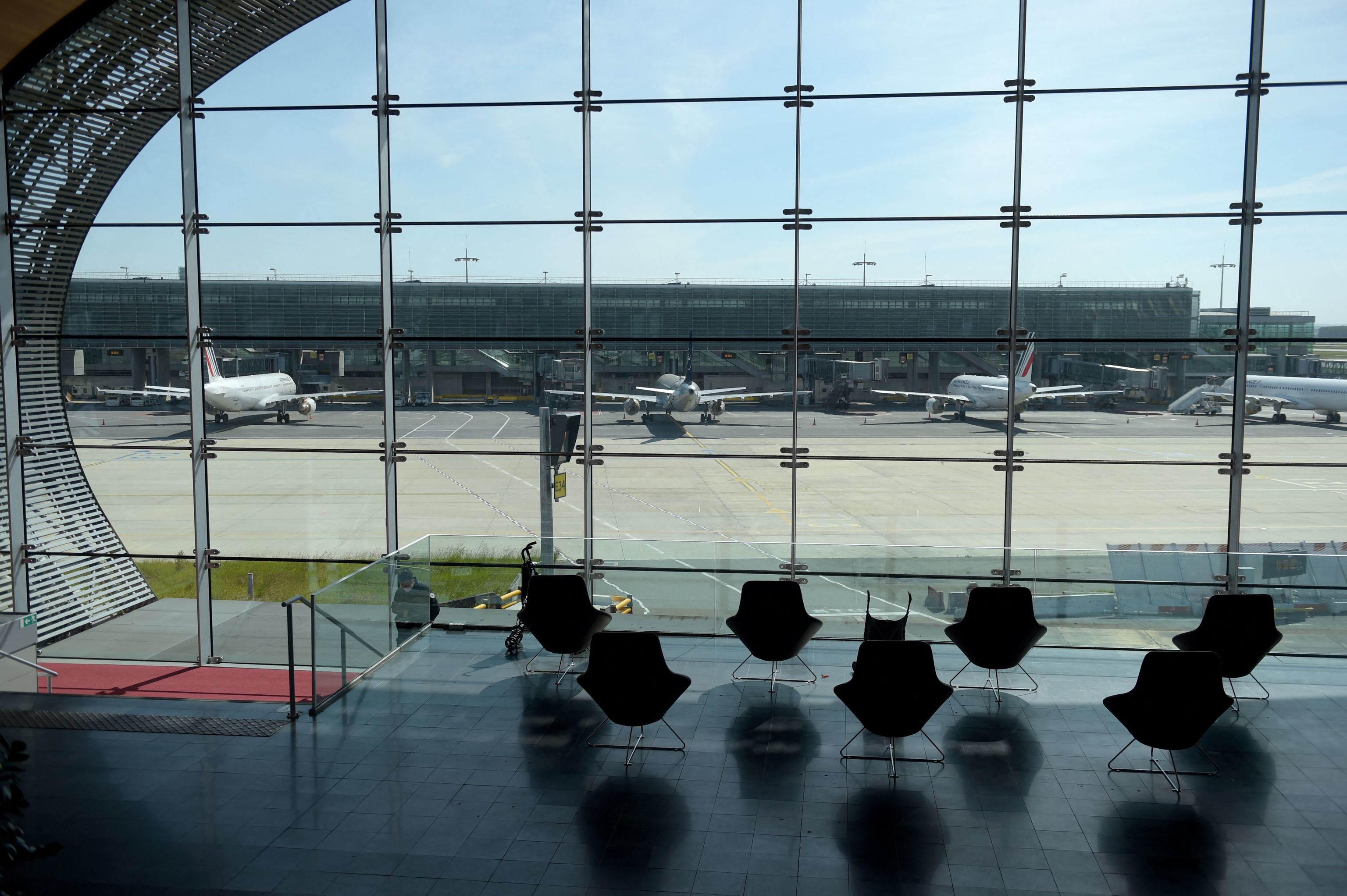 image of Charles de Gaulle airport
