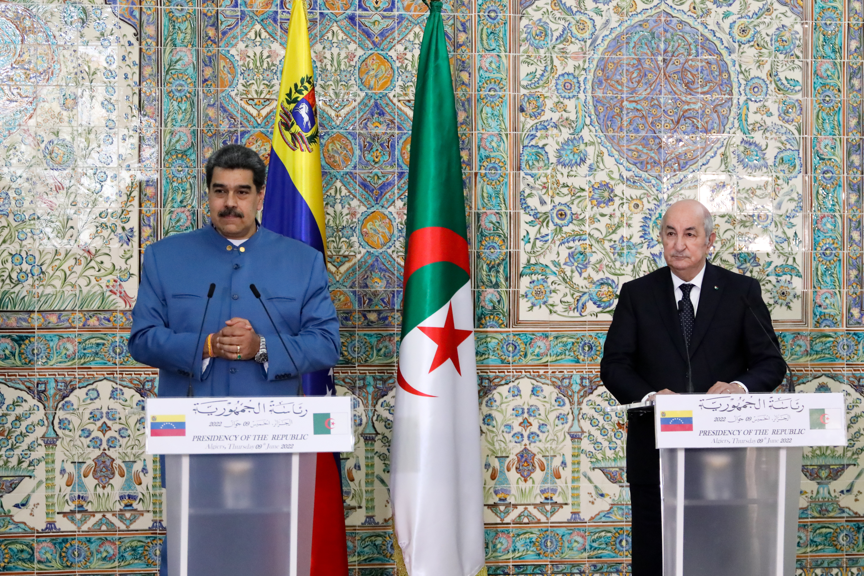 Maduro with Algerian President Abdelmadjid Tebboune in Algeria this Thursday.