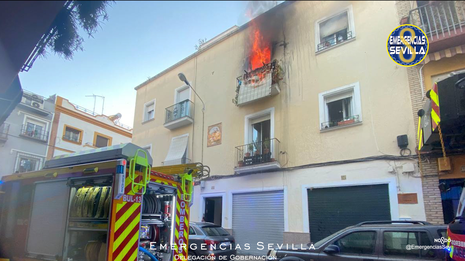 Fire in Enrique Mensac Street in Seville.