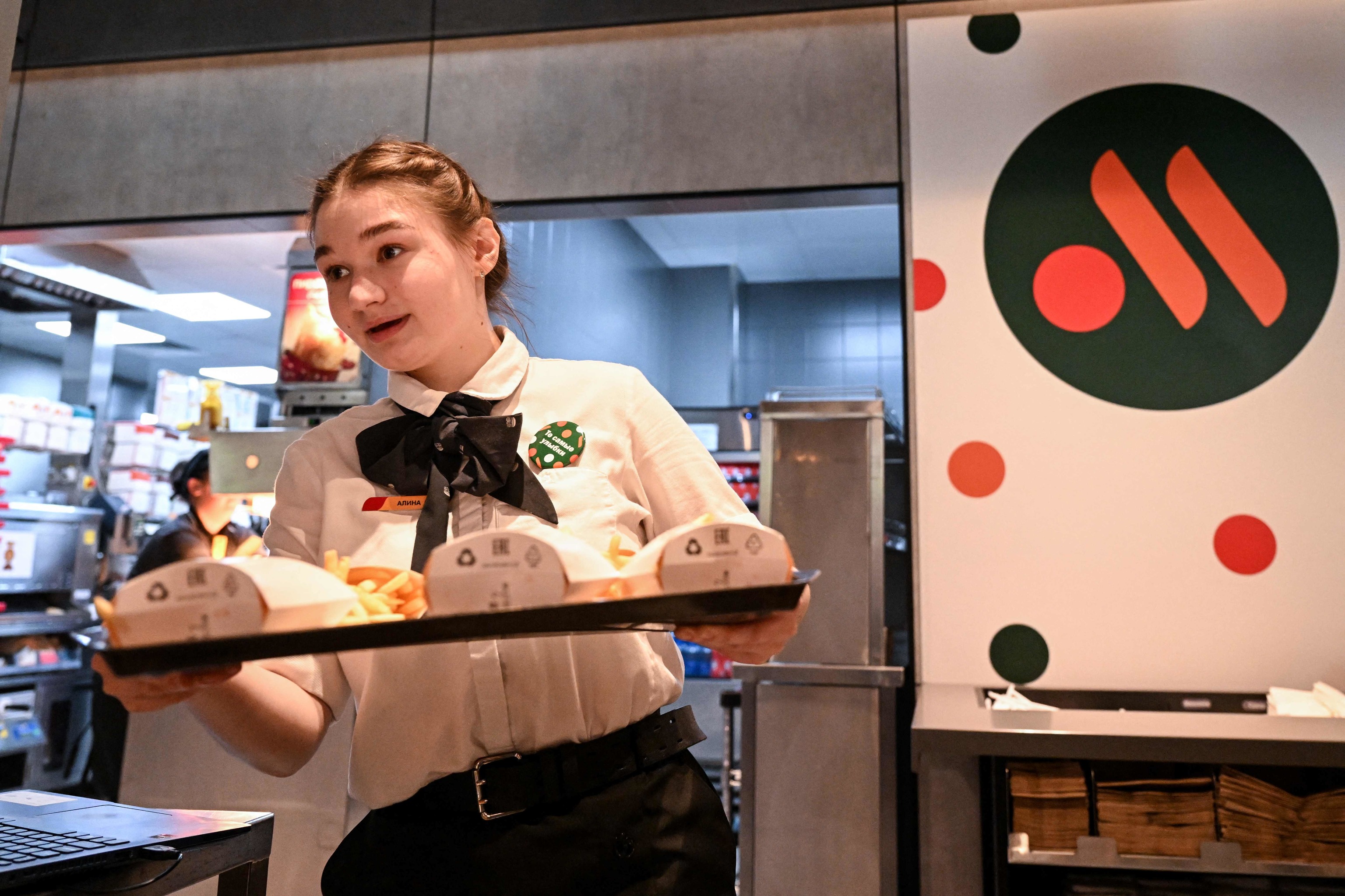 An employee opened today at an establishment that replaced McDonald's in Moscow