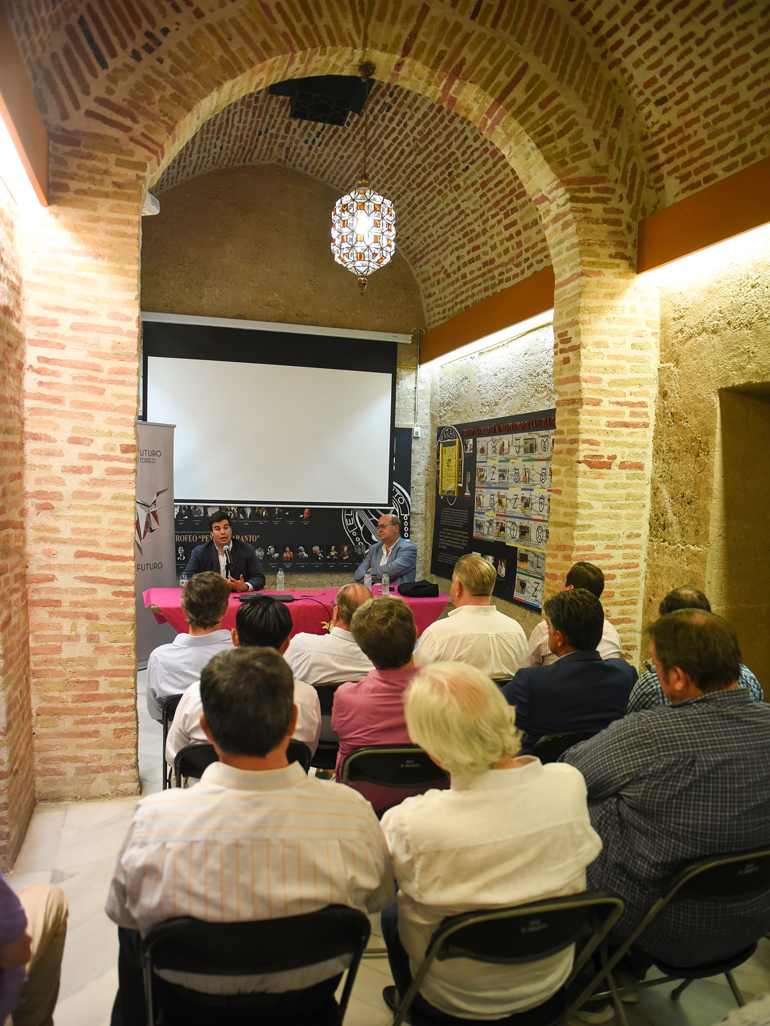 Conferencia homenaje a Antonio Bienvenida en Almera: "Fue la provincia de Andaluca donde ms tore"