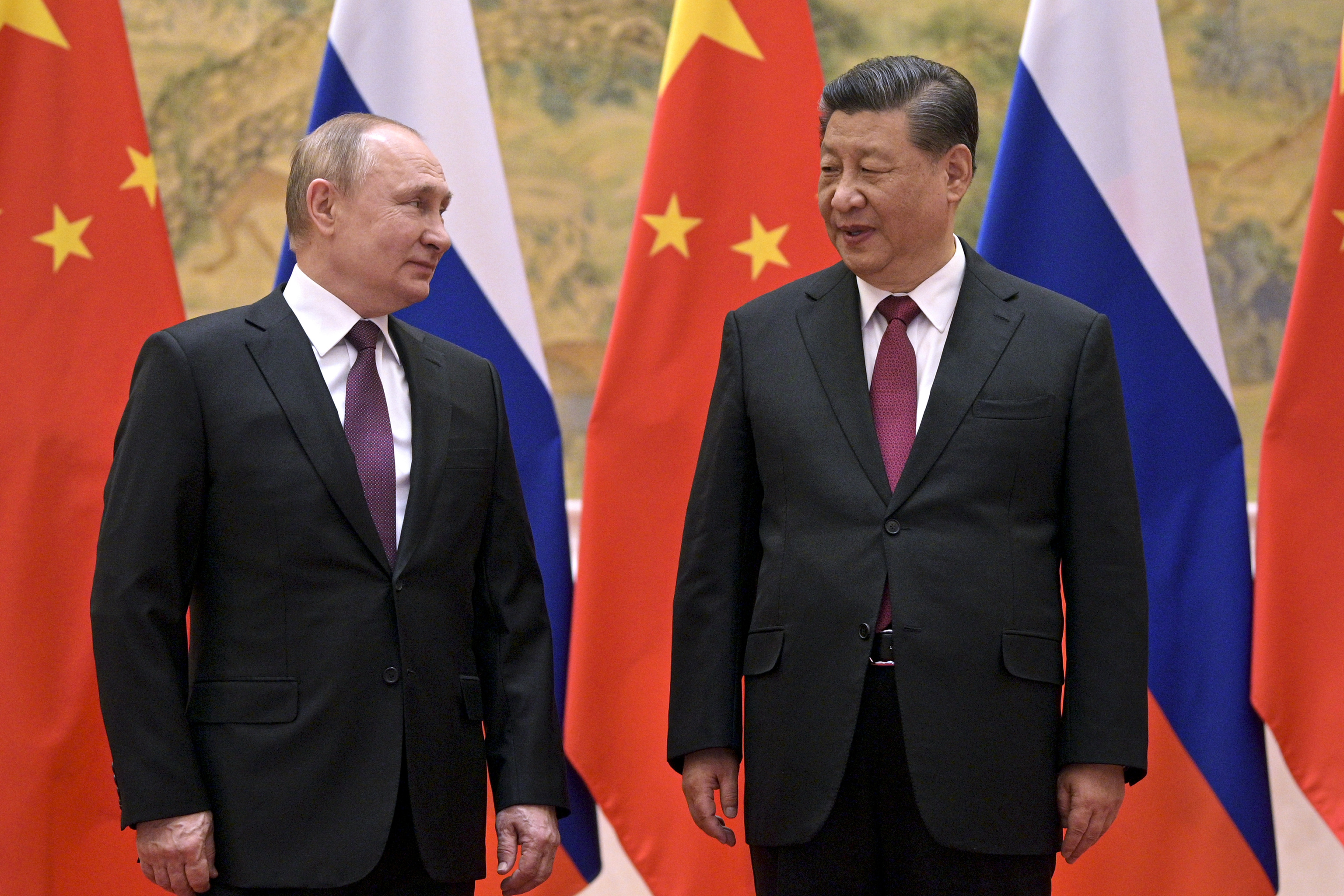 Vladimir Putin and Xi Jinping in Peki