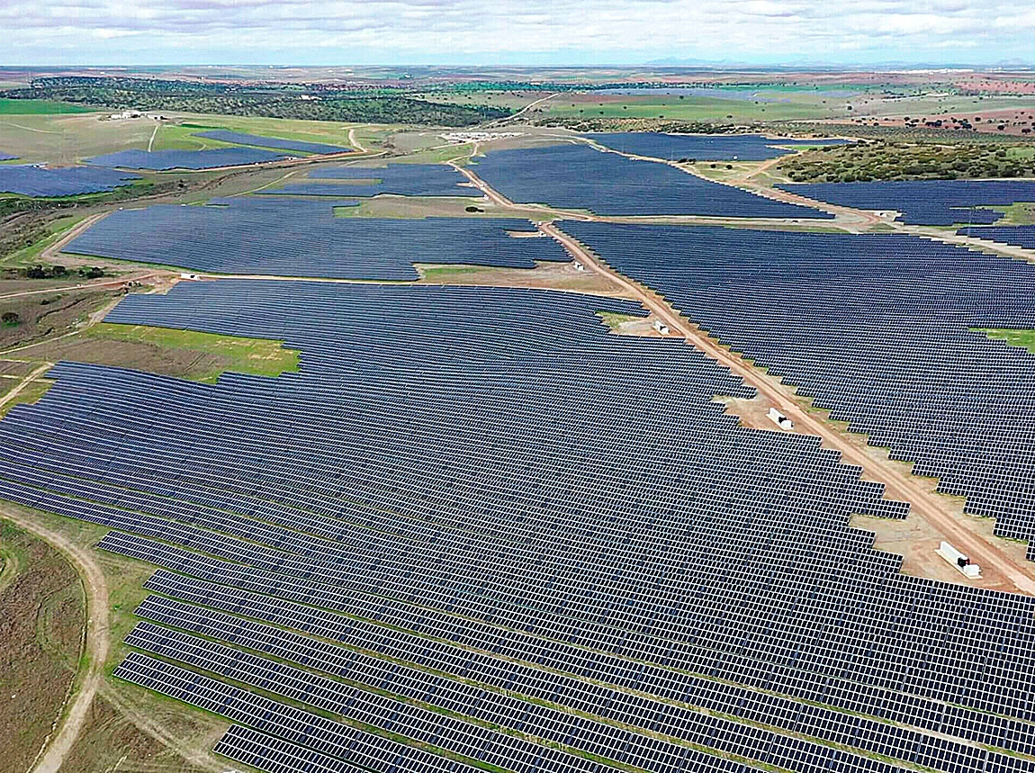 Imagen aérea de la planta fotovoltaica de Usagre, en badajoz