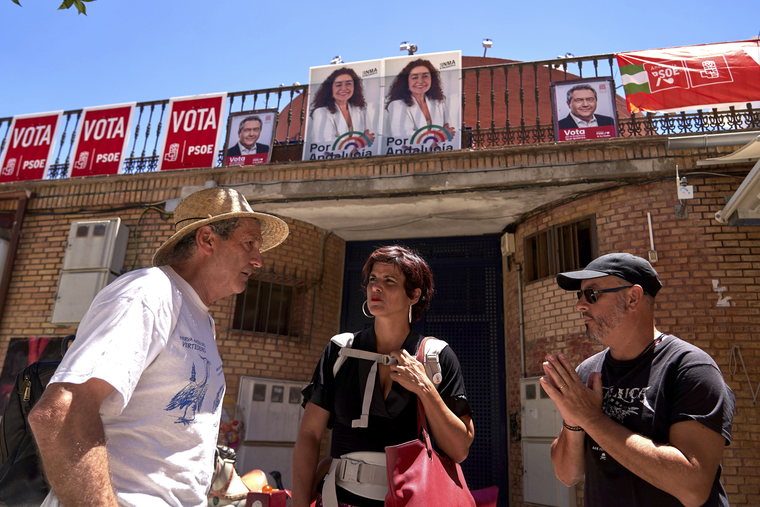 Teresa Rodríguez, durante una acto de campaña en Nerva.