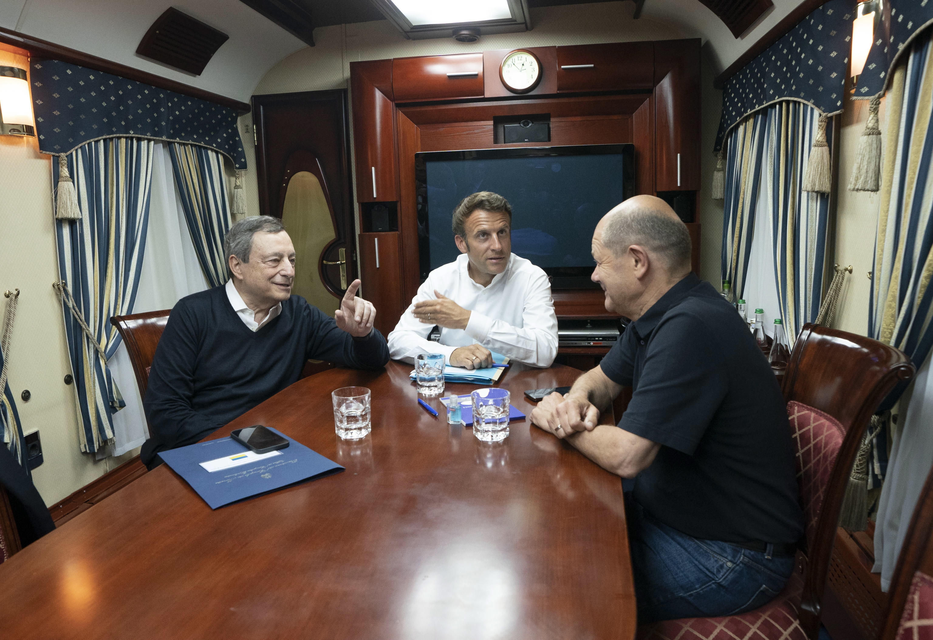 Macron, Scholz y Draghi llegan a Kiev para reunirse con Zelenski