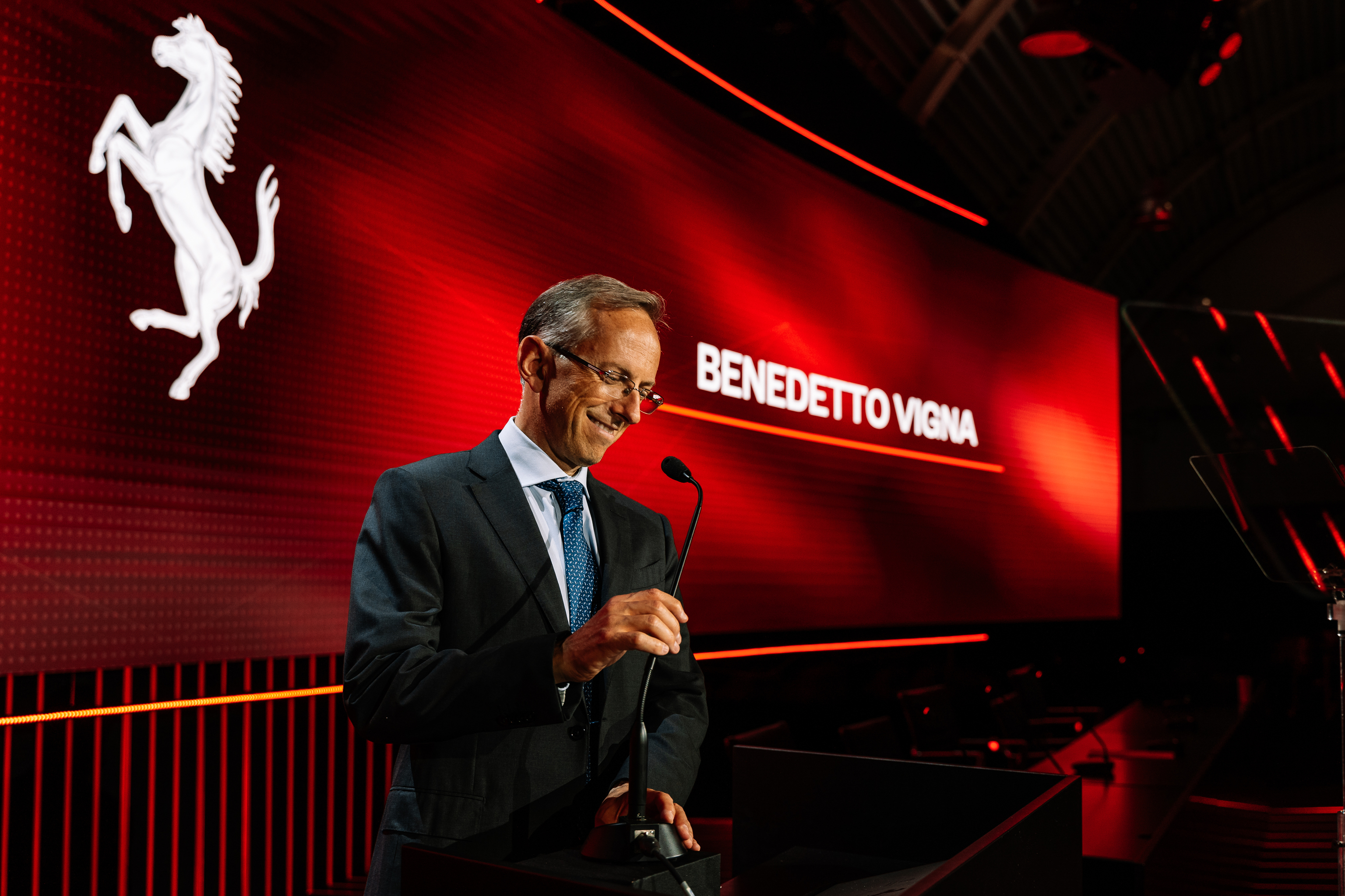Vigna, CEO de Ferrari en el encuentro con los inversores