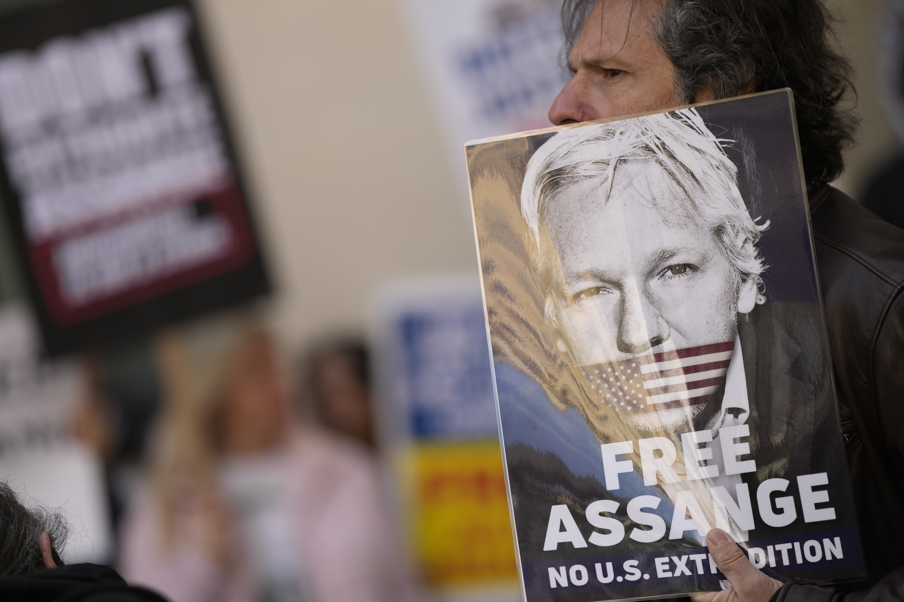 El Gobierno británico da luz verde a la extradición de Assange