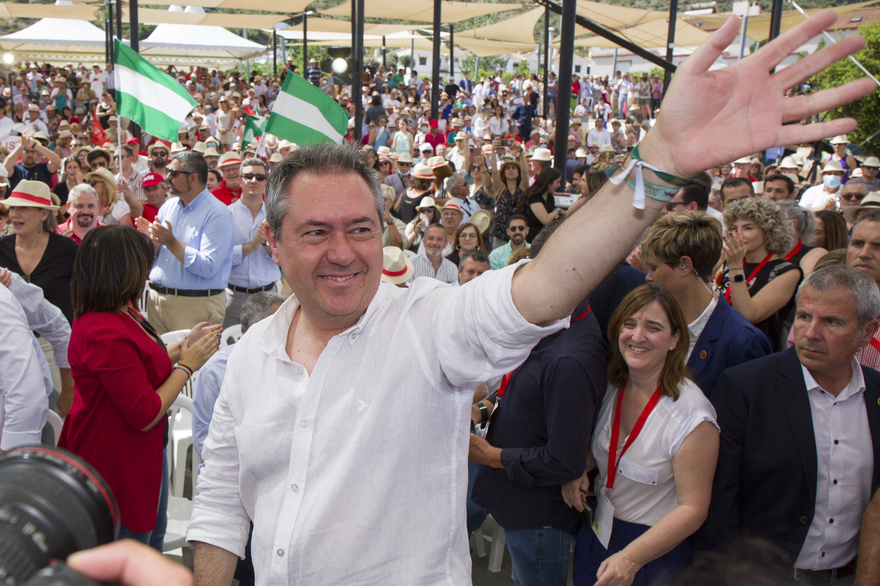 Juan Espadas greets during an electoral act in c