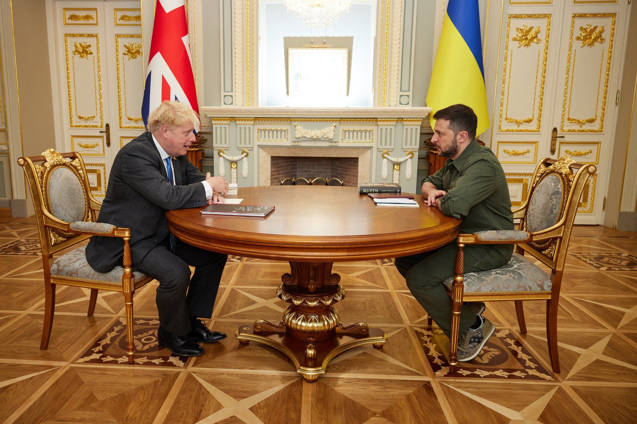 Boris Johnson y Volodimir Zelenski, reunidos el viernes 17 de junio en Kiev.