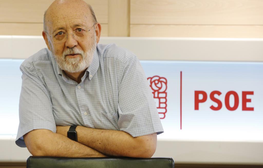 El presidente del CIS, José Félix Tezanos, en la sede del PSOE