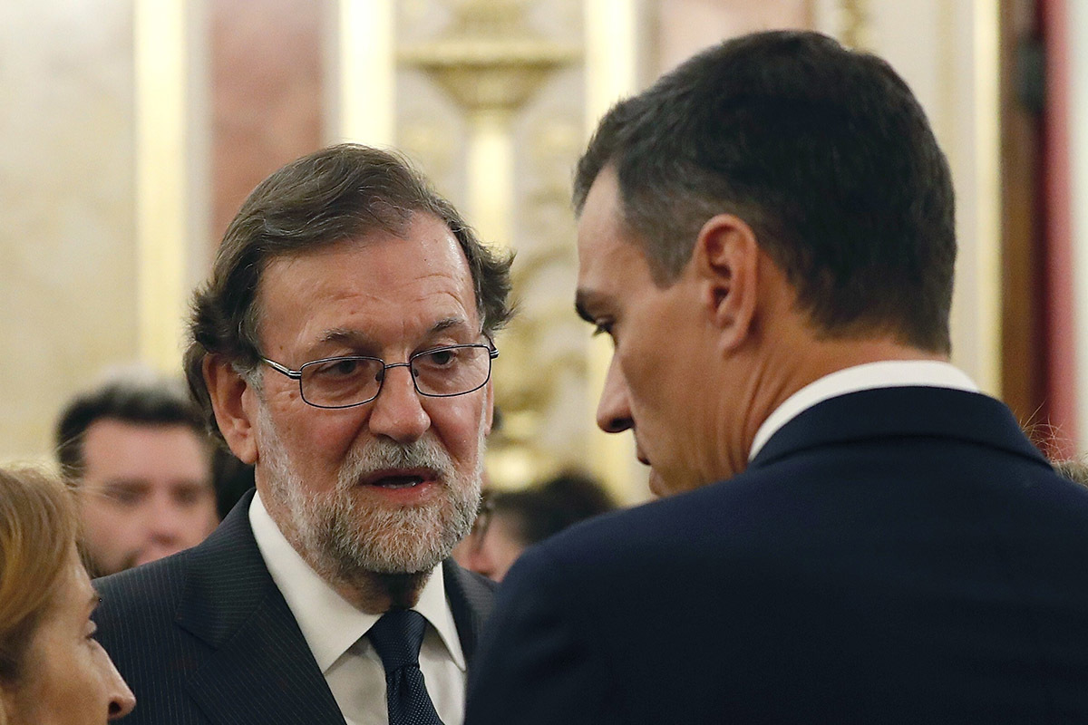 El ex presidente Mariano Rajoy con Pedro Snchez.
