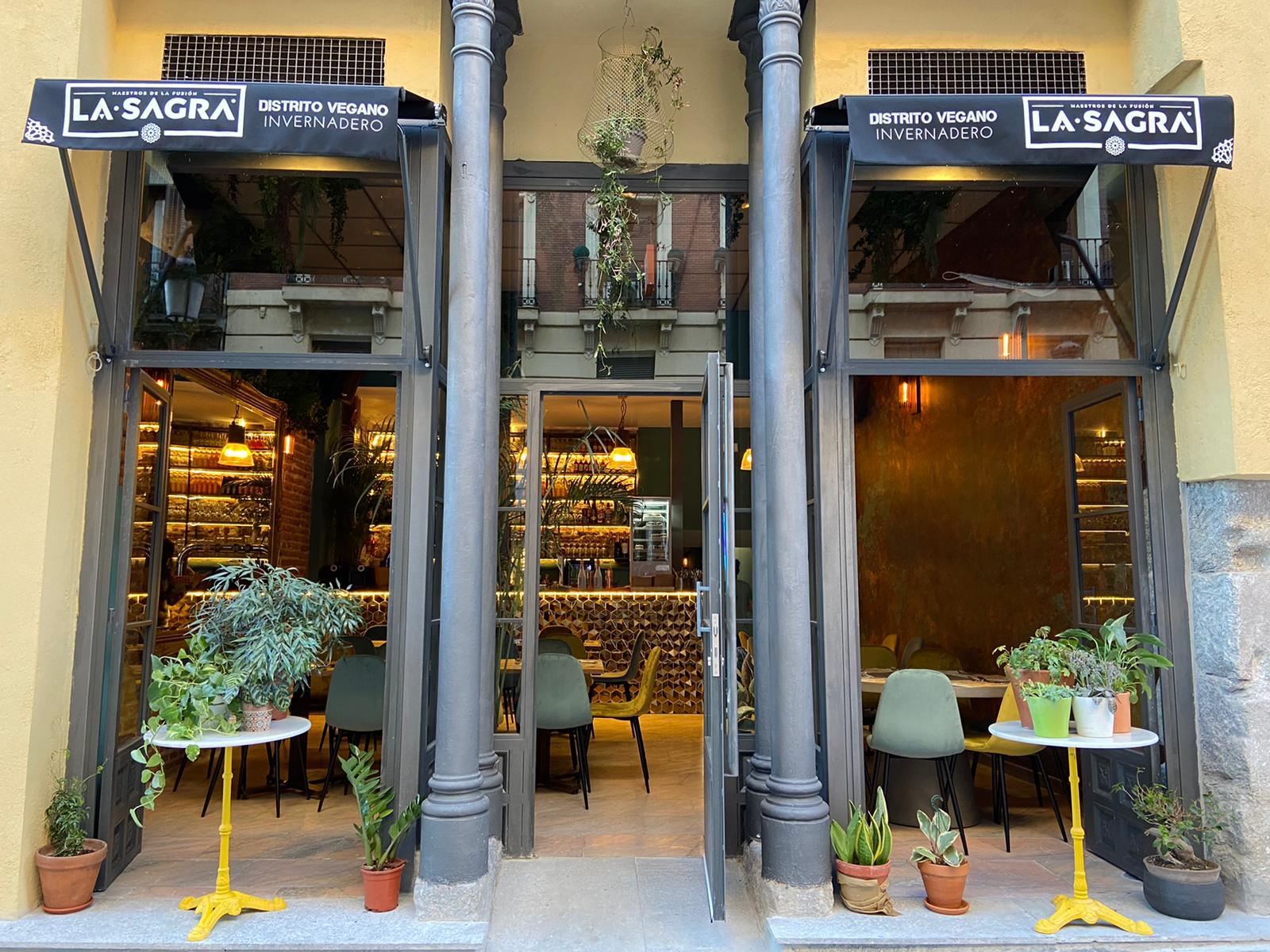 El nuevo restaurante, que aúna a sus tres antiguos locales, está en Conde de Romanones, en pleno centro de Madrid.