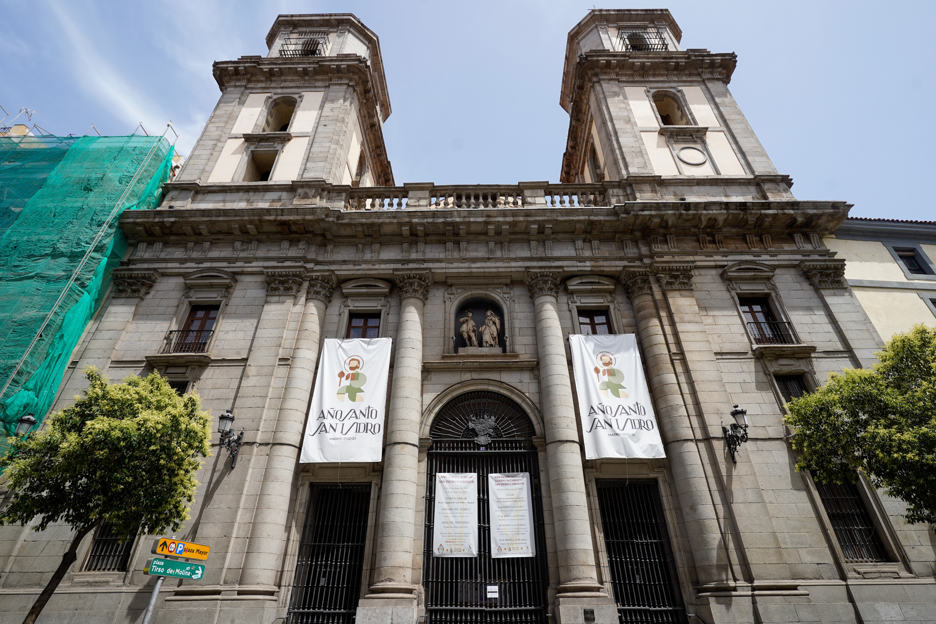 Colegiata de San Isidro, iglesia de la cofrada de inspiracin andaluza