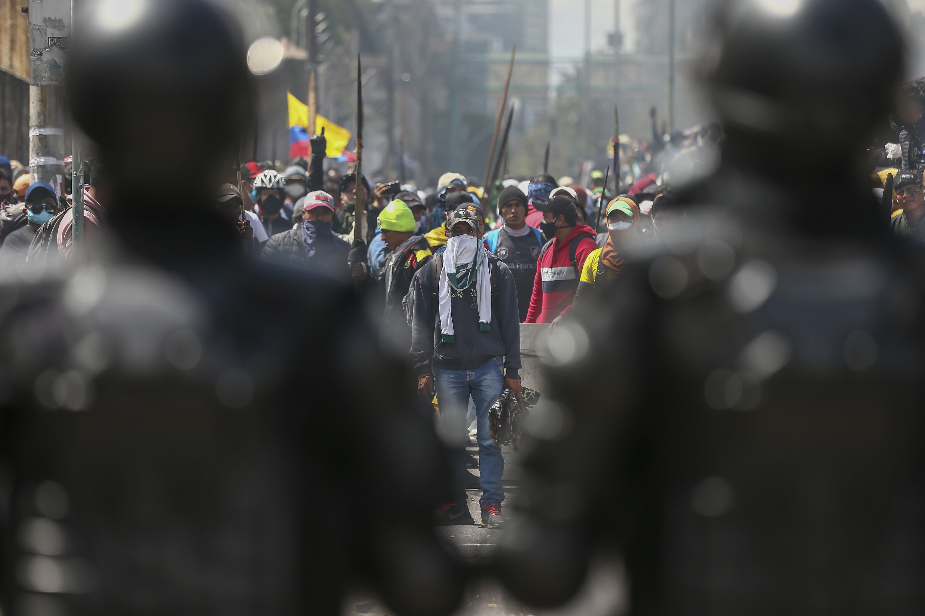 Cientos de indígenas entran en Quito mientras su líder da largas al diálogo