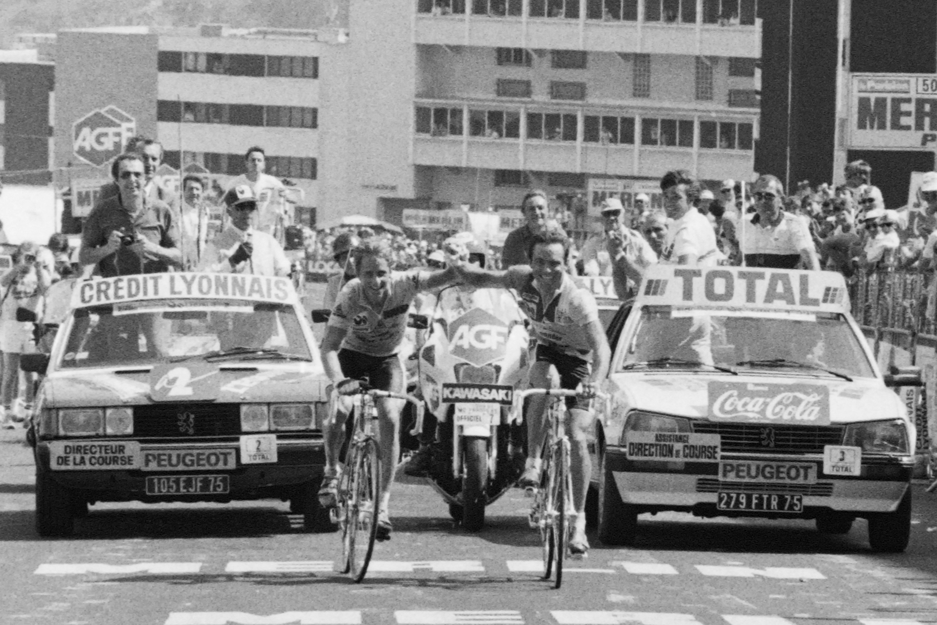 LeMond e Hinault, en la etapa de el Alpe d'Huez del Tour de 1986.