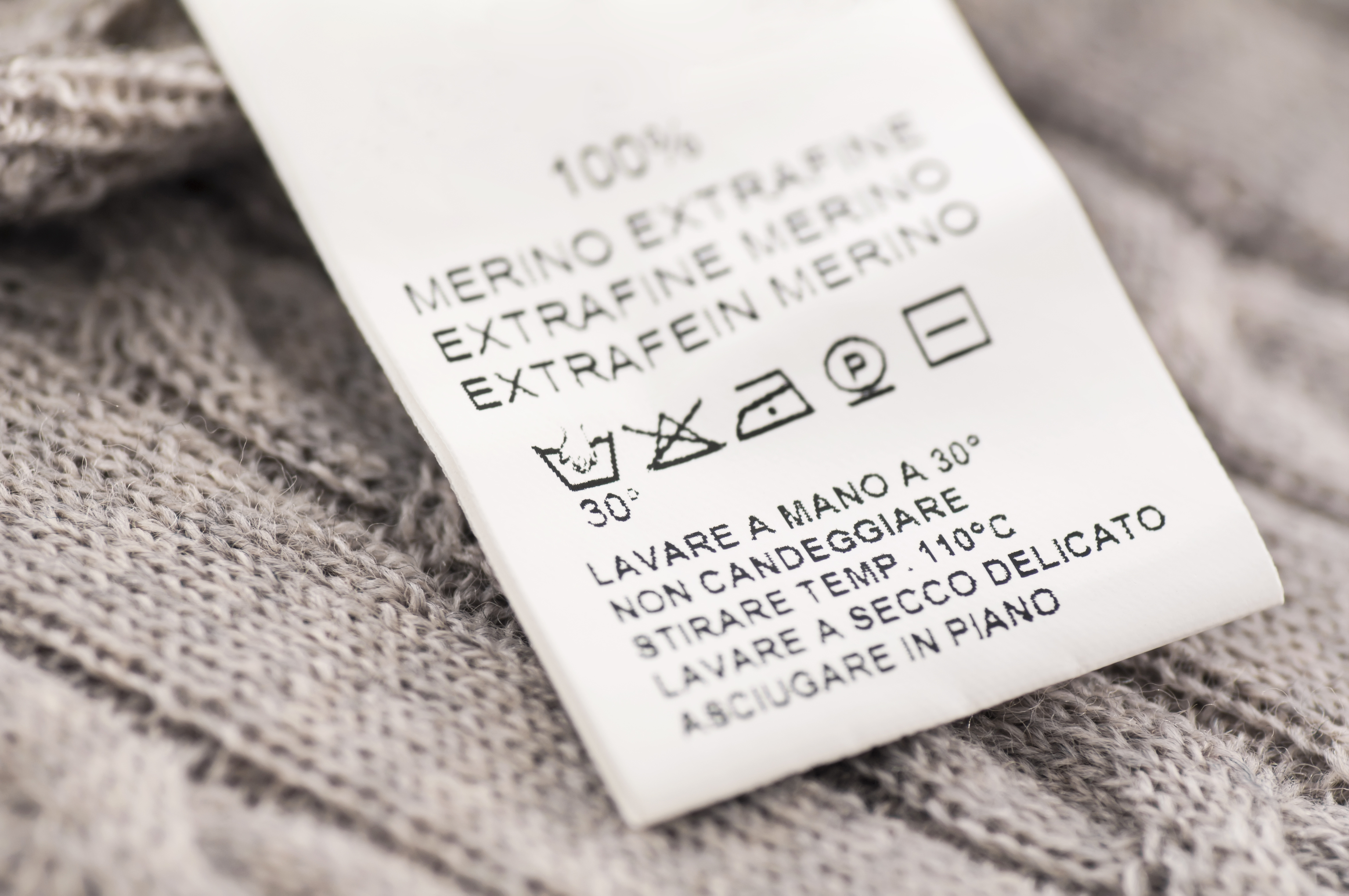 Escanear un QR para poner la lavadora o saber si una prenda es una falsificacin? As son las etiquetas inteligentes