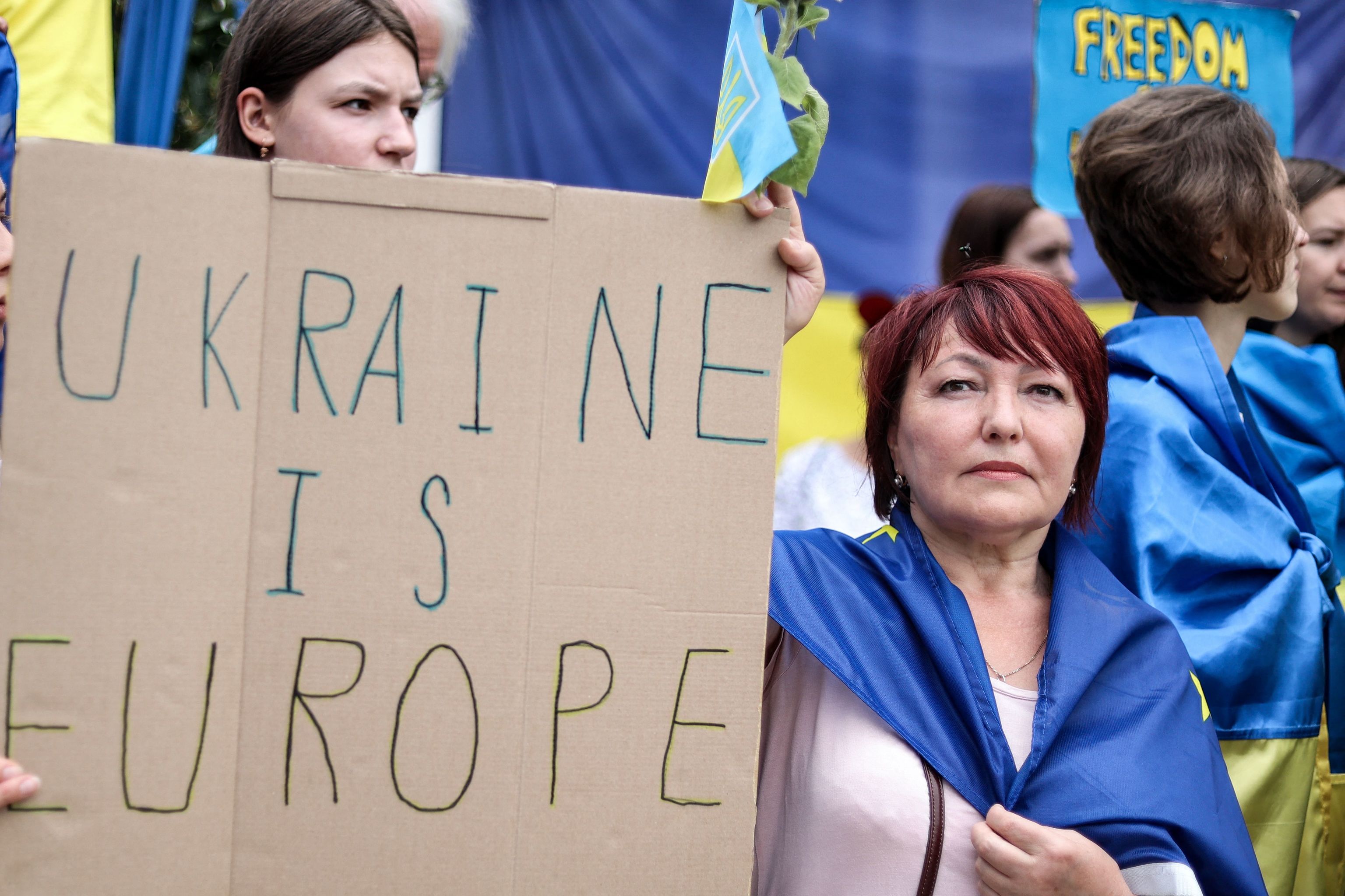 Manifestaciones a favor del estatus candidato de Ucrania, en Bruselas.