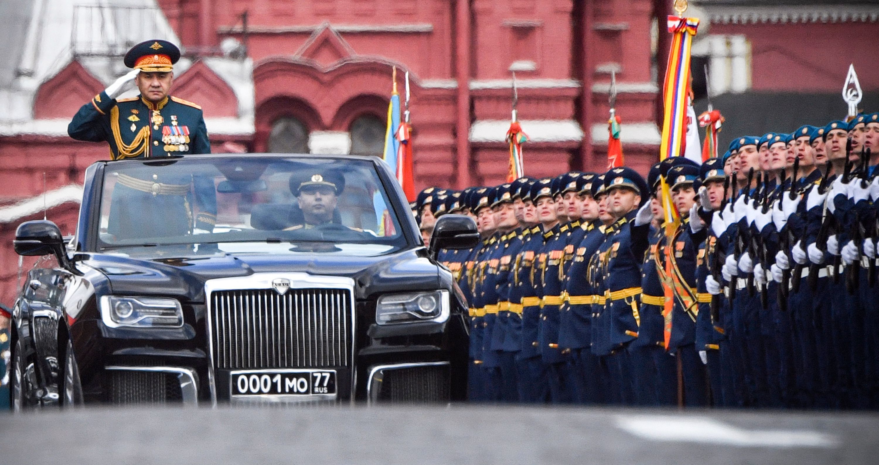 Soldados rusos en Moscú durante el desfile del Día de la Victoria.