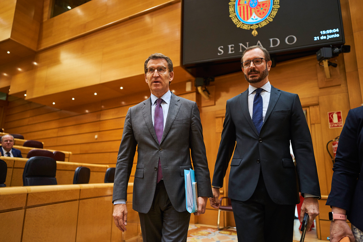 Alberto Núñez Feijóo y Javier Maroto, en el Senado.