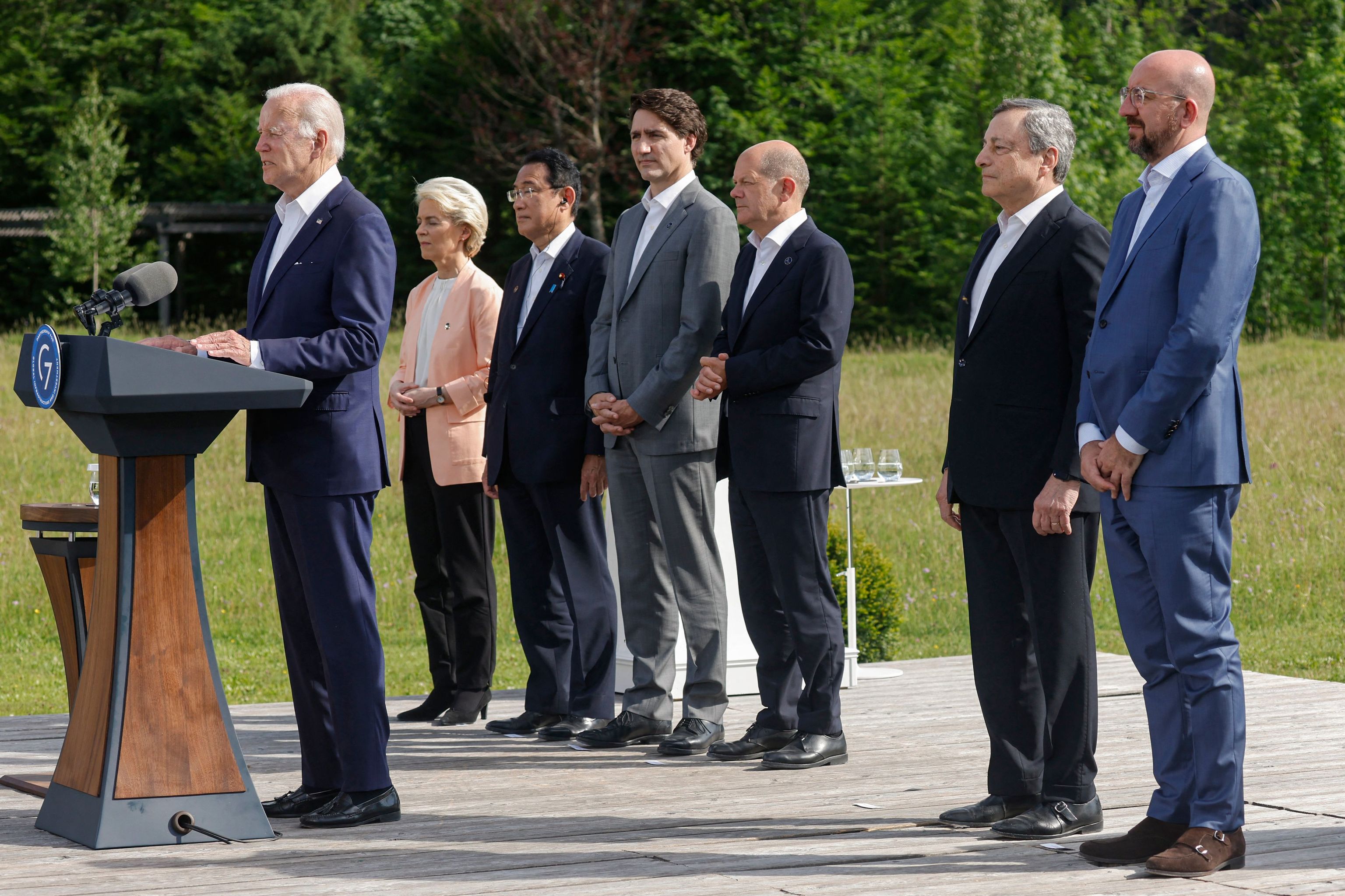 Joe Biden junto al resto de participantes en el G7, en el castillo de Elmau, hoy.