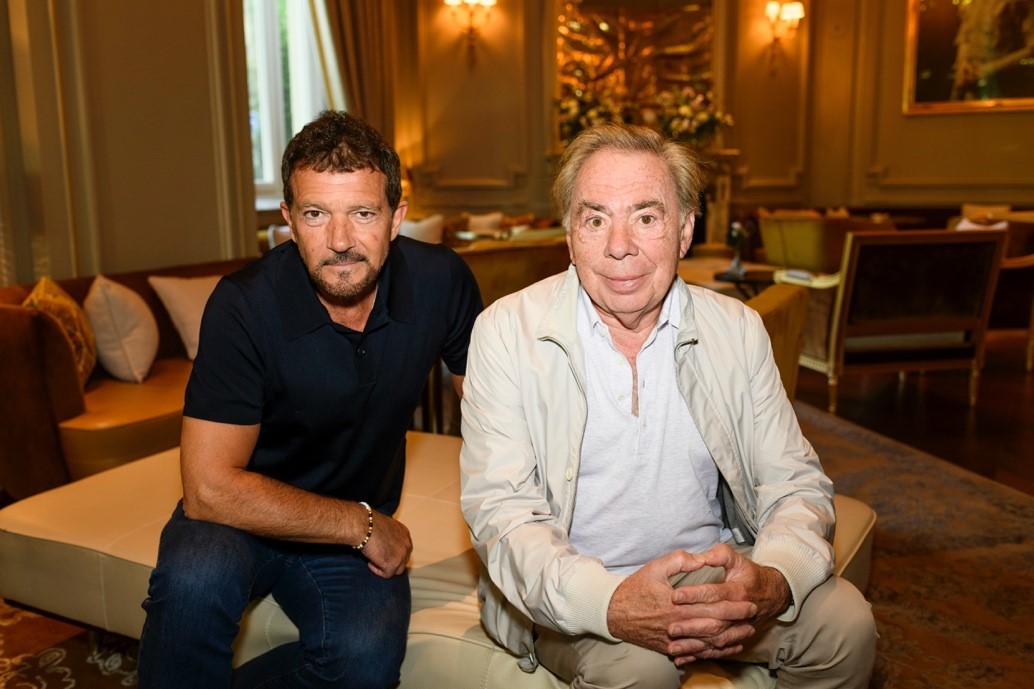 Antonio Banderas y Andrew Lloyd Webber posan el lunes en Madrid.