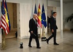 Del 'paseíllo' de 30 segundos en Bruselas a "socio indispensable": las claves de la reunión Biden-Sánchez