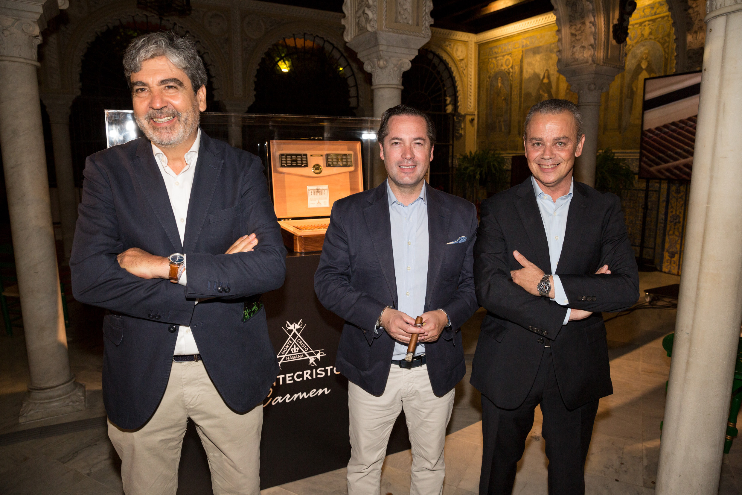 Juan Girn (director de comunicacin de Tabacalera Espaa), Alfonso Gonzlez (director general Dupont) y Mario Vzquez (consejero delegado de La Cartuja de Sevilla).