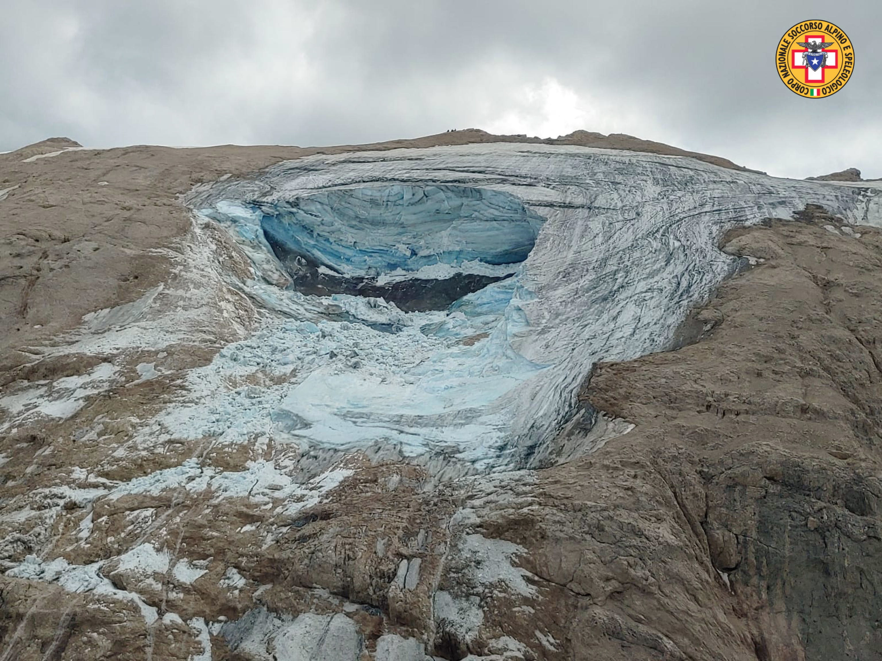 Buscan a al menos 15 personas desaparecidas tras el desprendimiento del glaciar de la Marmolada: «Ha sido una carnicería»