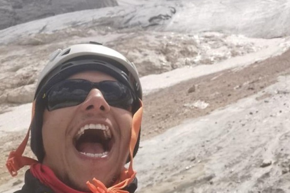 Filippo Bari, de 27 años, arrastrado por una avalancha de hielo, en un selfie 15 minutos antes de la tragedia.