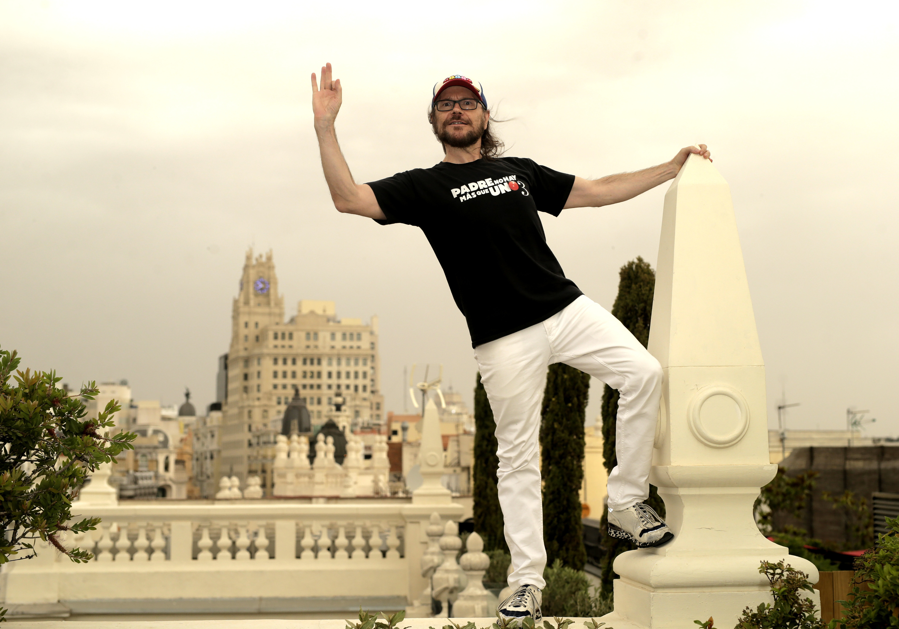 El actor y director en la terraza del Hotel The Principal Madrid. Foto: Javier Barbancho.