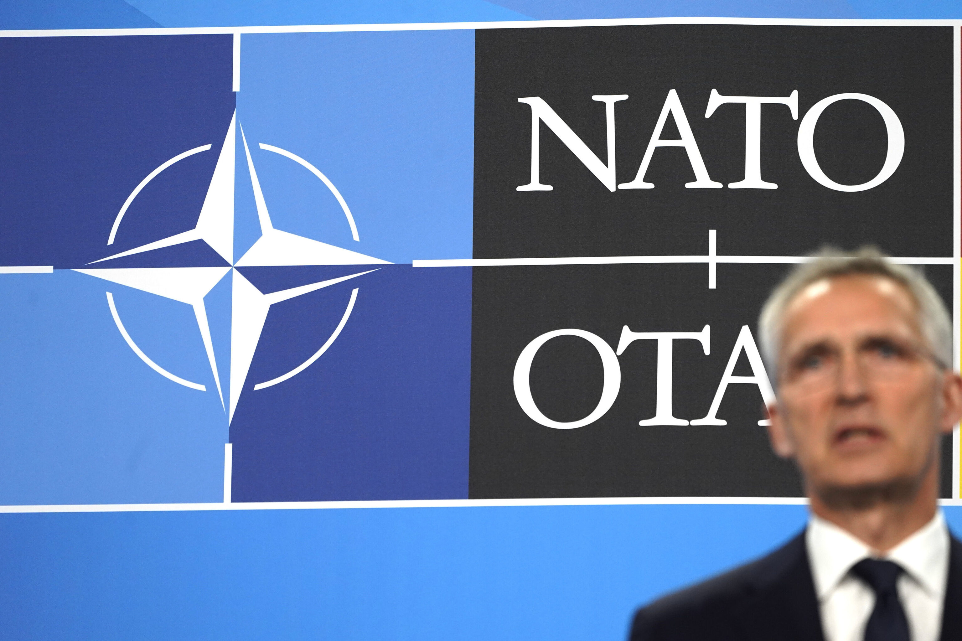 Suecia y Finlandia firman en Bruselas los protocolos de adhesión a la OTAN