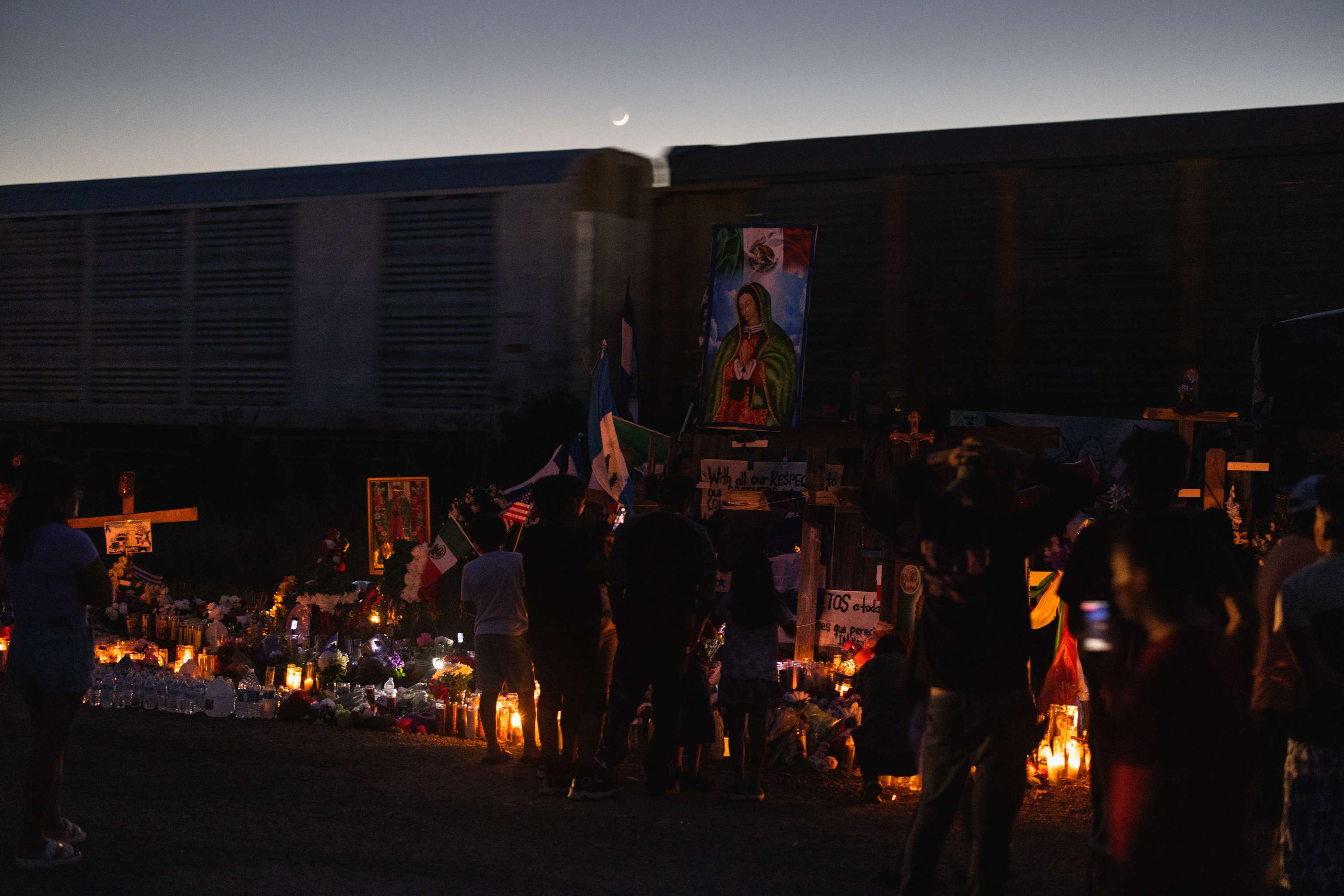 Los latinos de San Antonio lloran a las víctimas del ‘tráiler de la muerte’: «No vivirán el sueño americano»