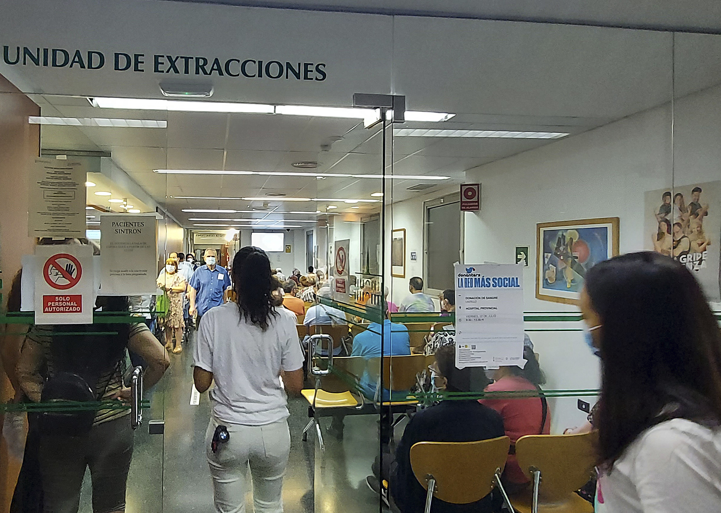 Dos horas des espera para una extraccin de sangra en el Hospital Provincial de Castelln.