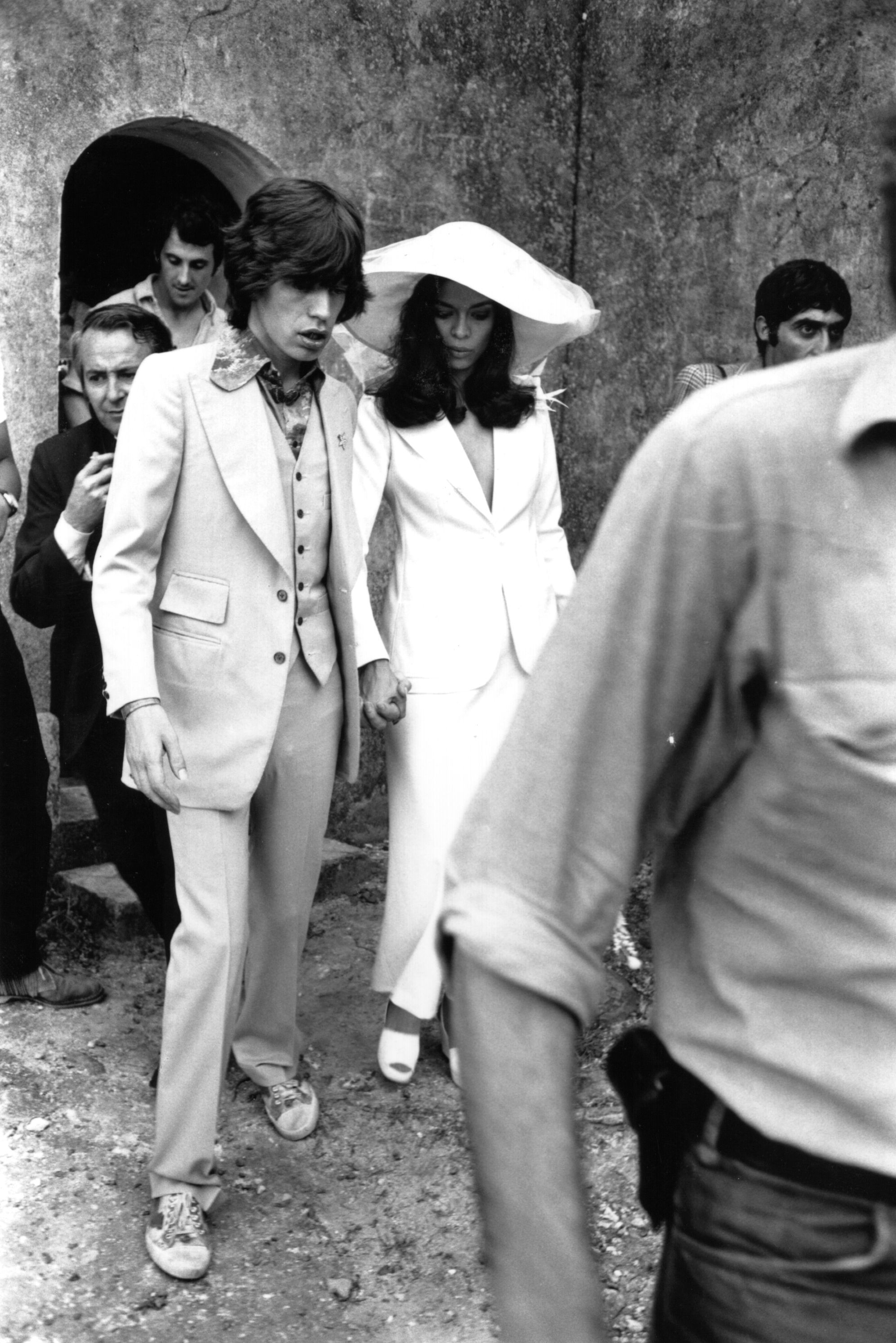 Mick Jagger y Bianca nada ms casarse, en Saint-Tropez en 1971.