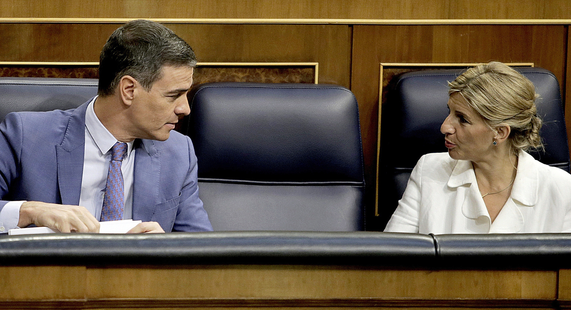 Sánchez, con Yolanda Díaz en el Congreso.