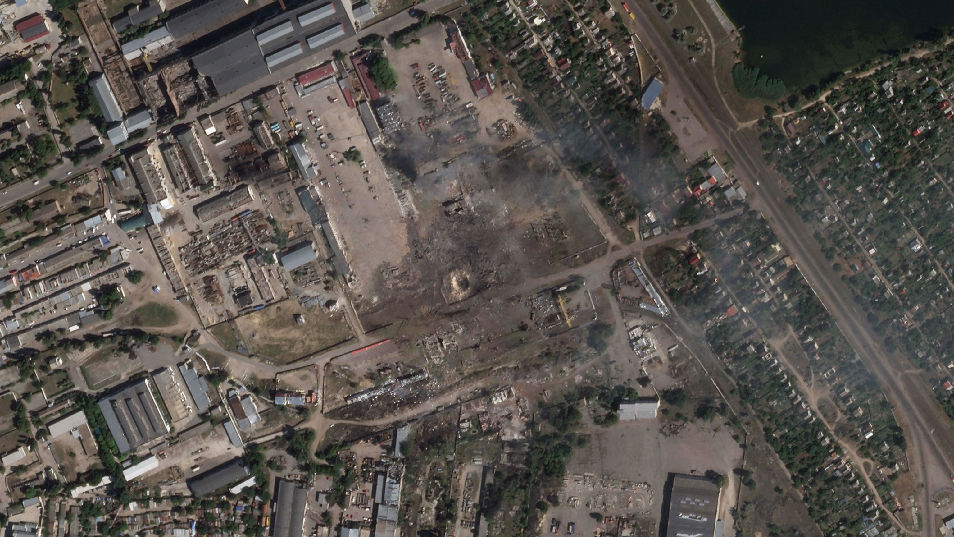 Imagen de satélite de Planet Labs PBC muestra un depósito de municiones ruso en Nova Kakhovka, en Ucrania, tras un ataque ucraniano.