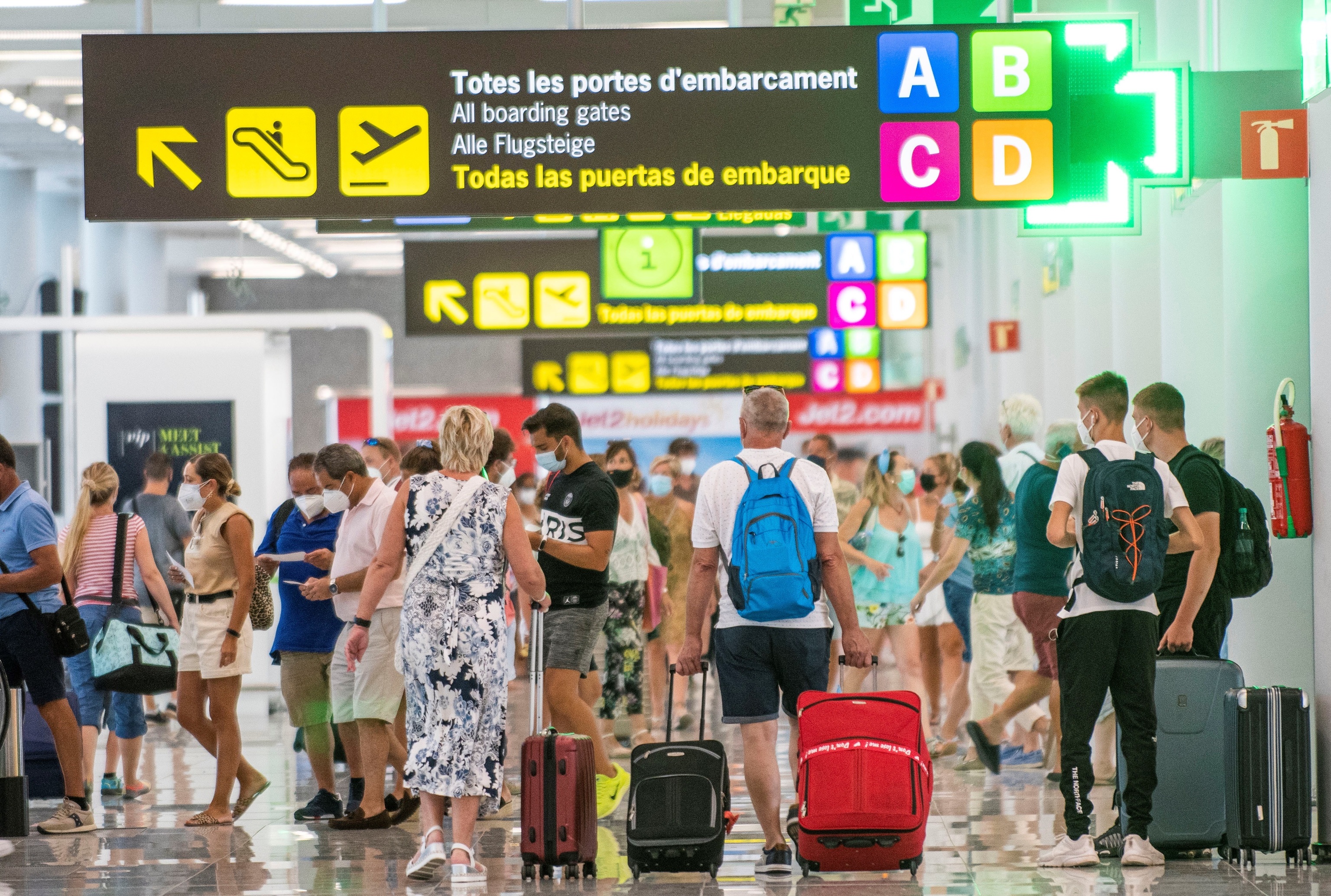 Turistas en el aeropuerto de Mallorca