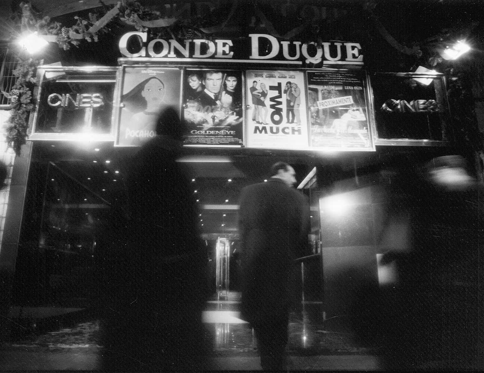 Cine 'Conde Duque', en la calle Alberto Aguilera de Madrid.
