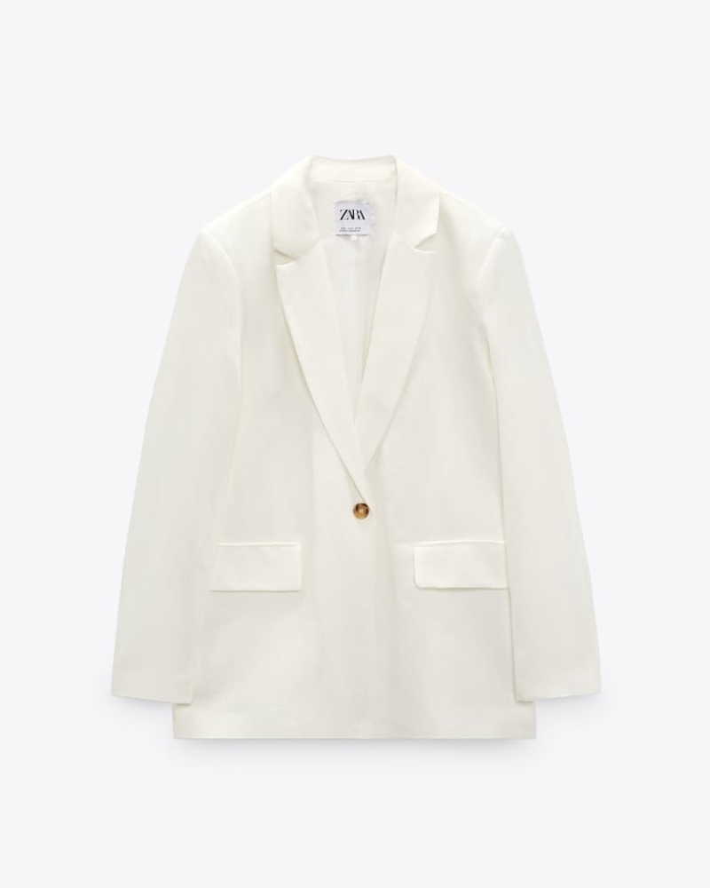 ALT: Blazer blanca de lino de Zara