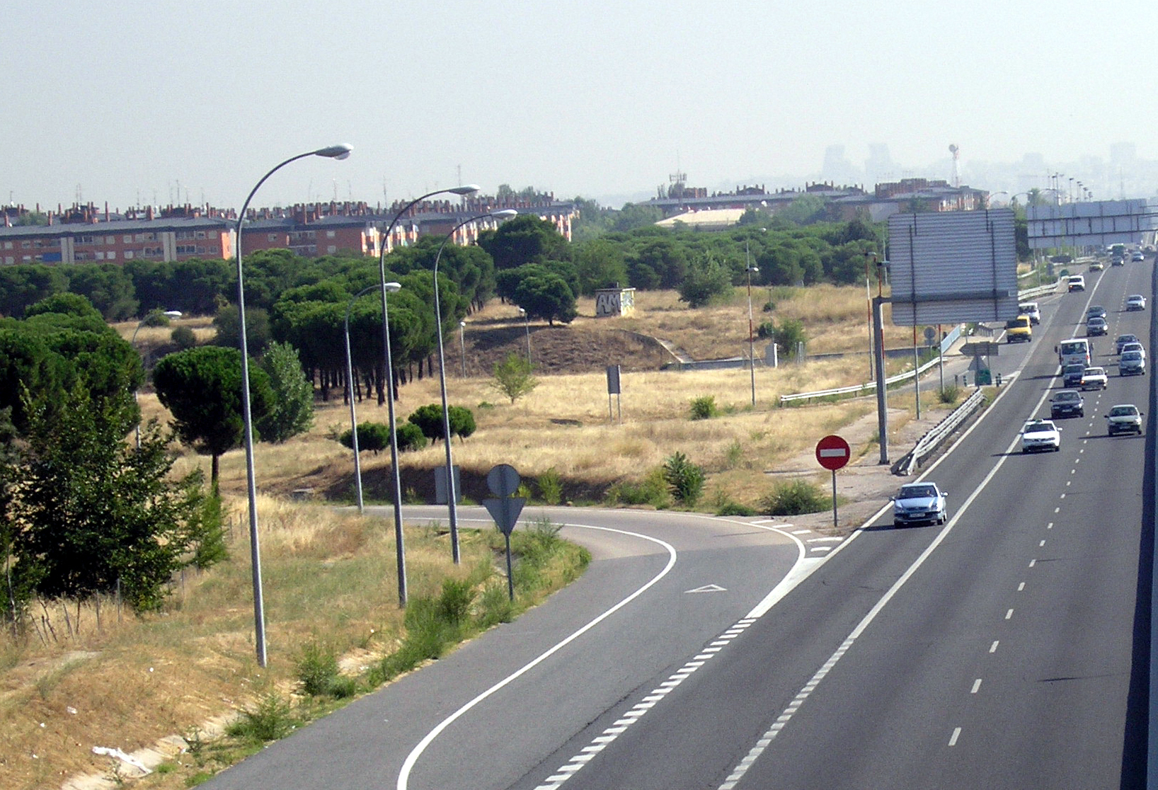 Imagen de parte de los terrenos de la 'Operacin Campamento', en la carretera de Extremadura.