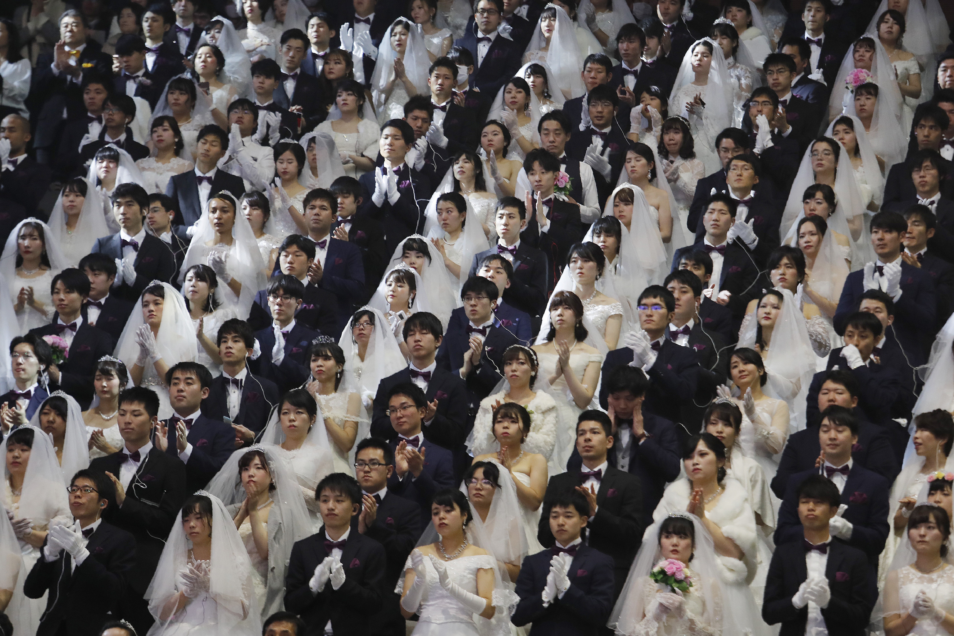 Así es la Iglesia de la Unificación, la secta del mesías coreano |  Internacional