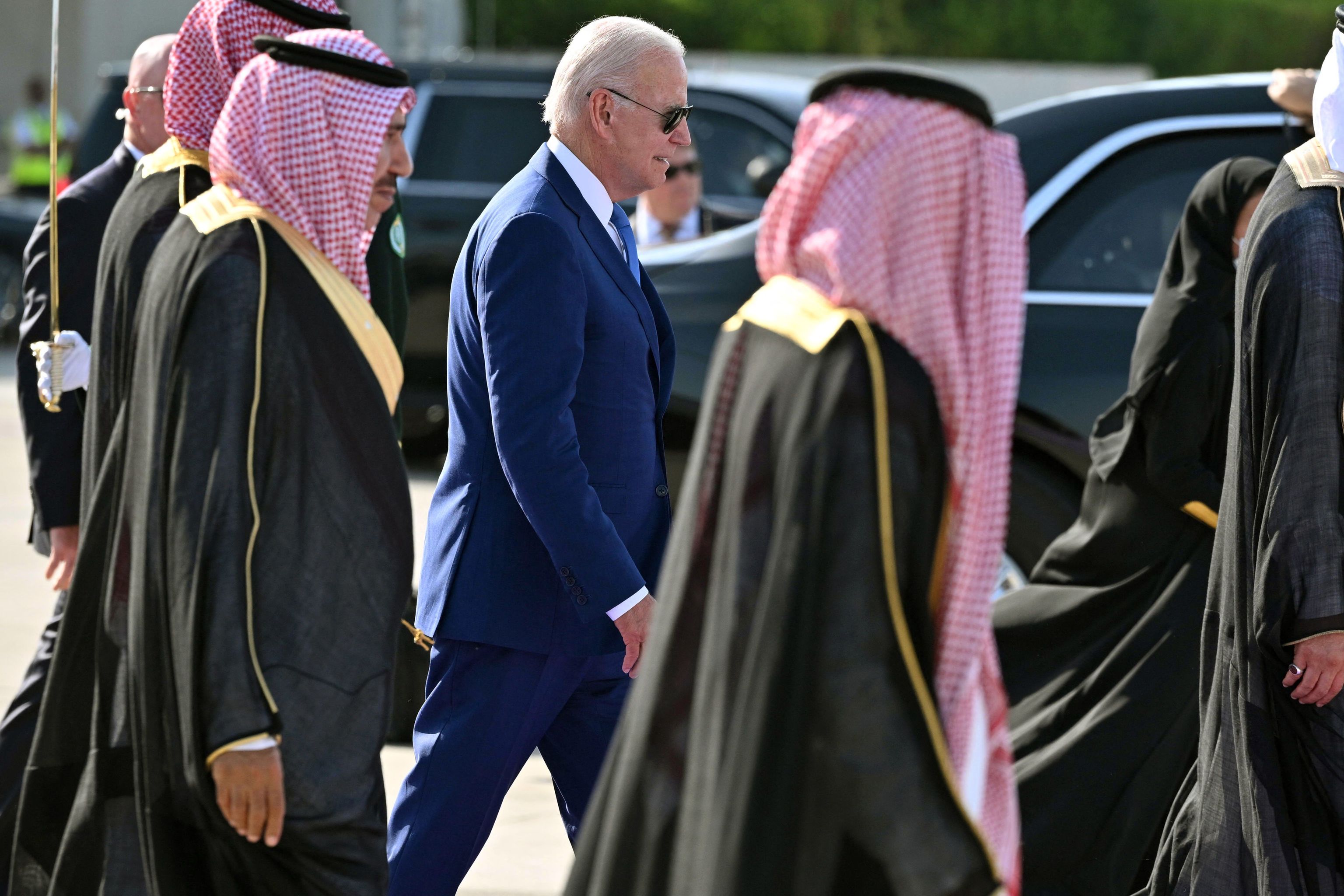 Joe Biden sube al Air Force One en Yeda (Arabia Saud)