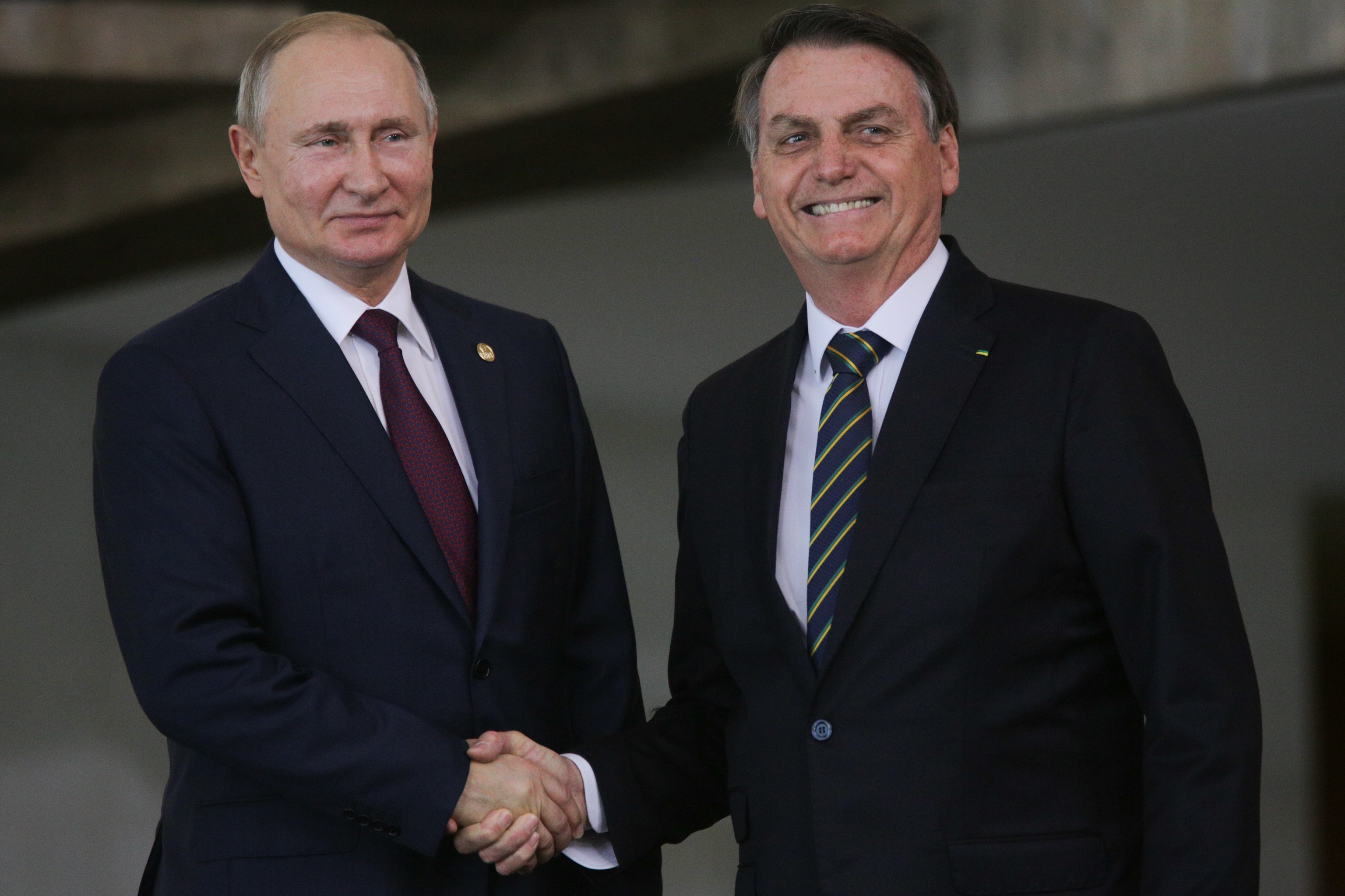 Vladimir Putin junto a su homólogo de Brasil, Jair Bolsonaro.