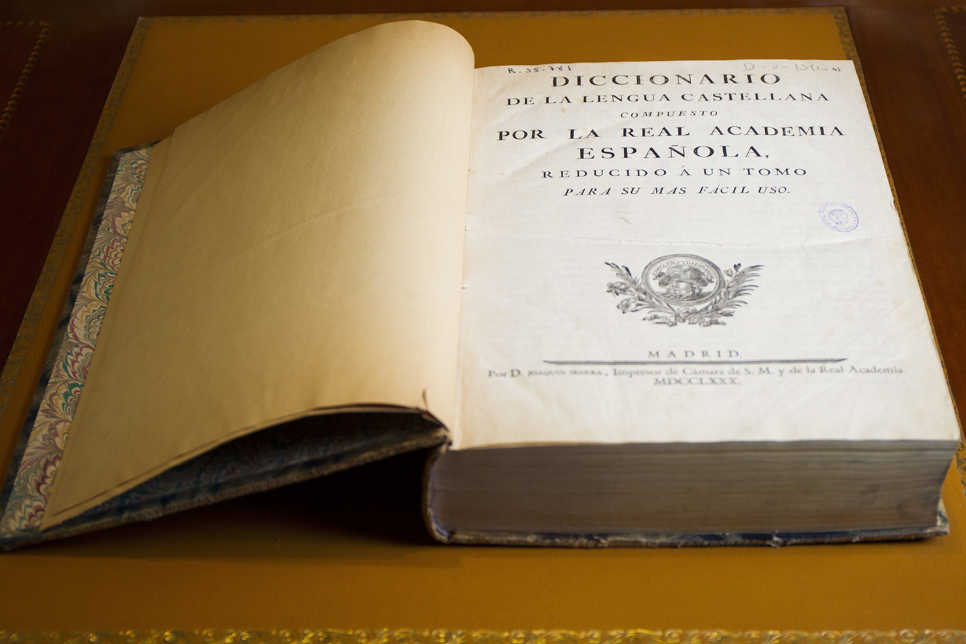 Diccionario de 1780, considerado como el primero editado en un solo volumen.