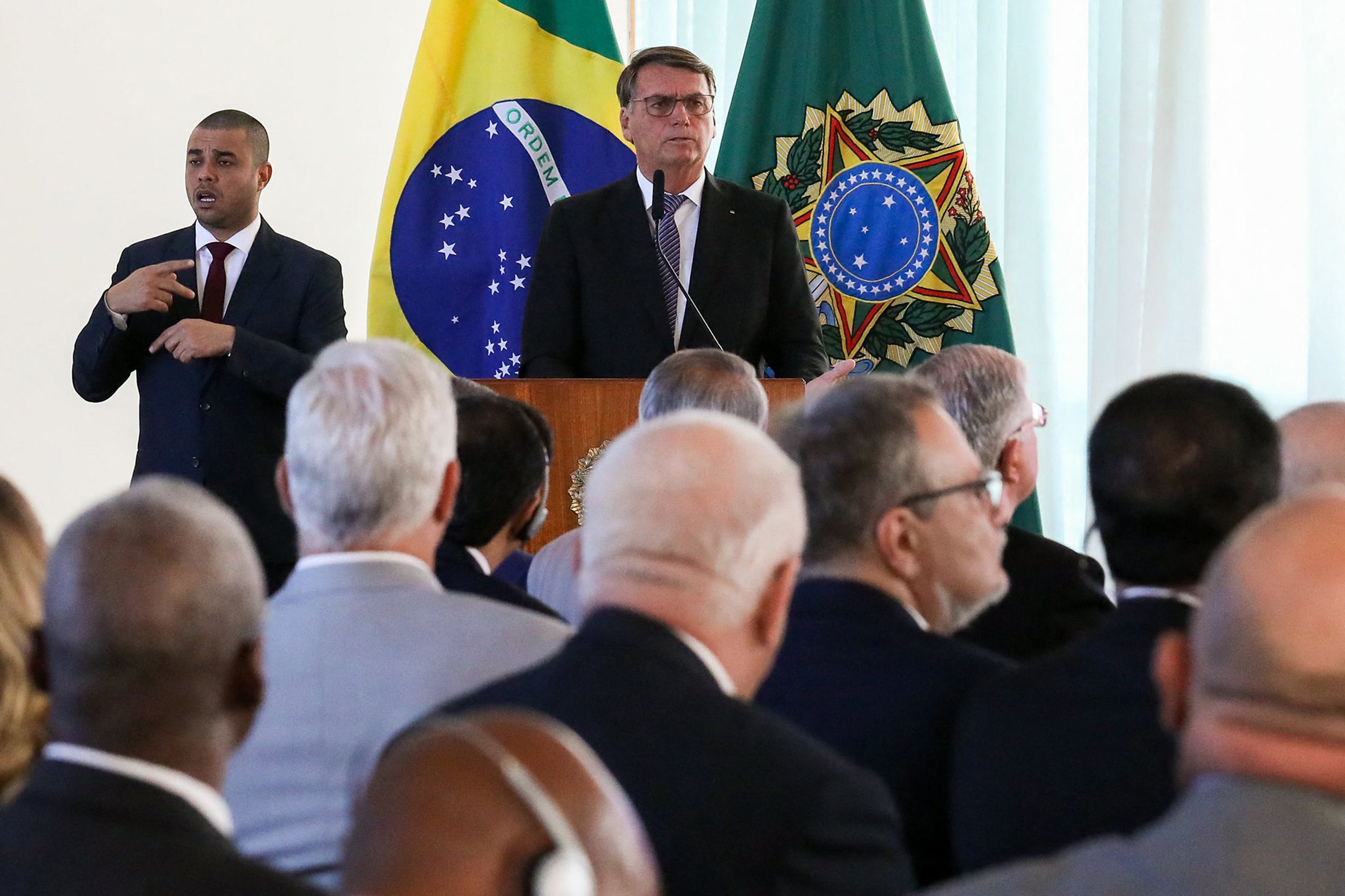 «Es como si estuviesen preparando un golpe para las elecciones»: el déjà vu trumpista de Bolsonaro inquieta en Brasil