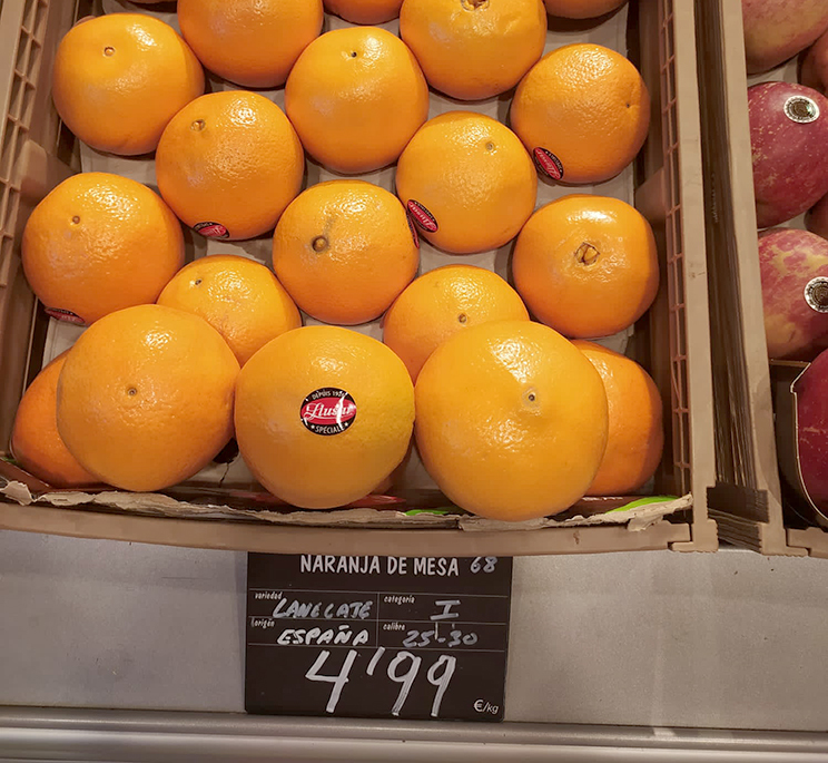 Naranjas a 4,99 euros el kilo en Madrid.